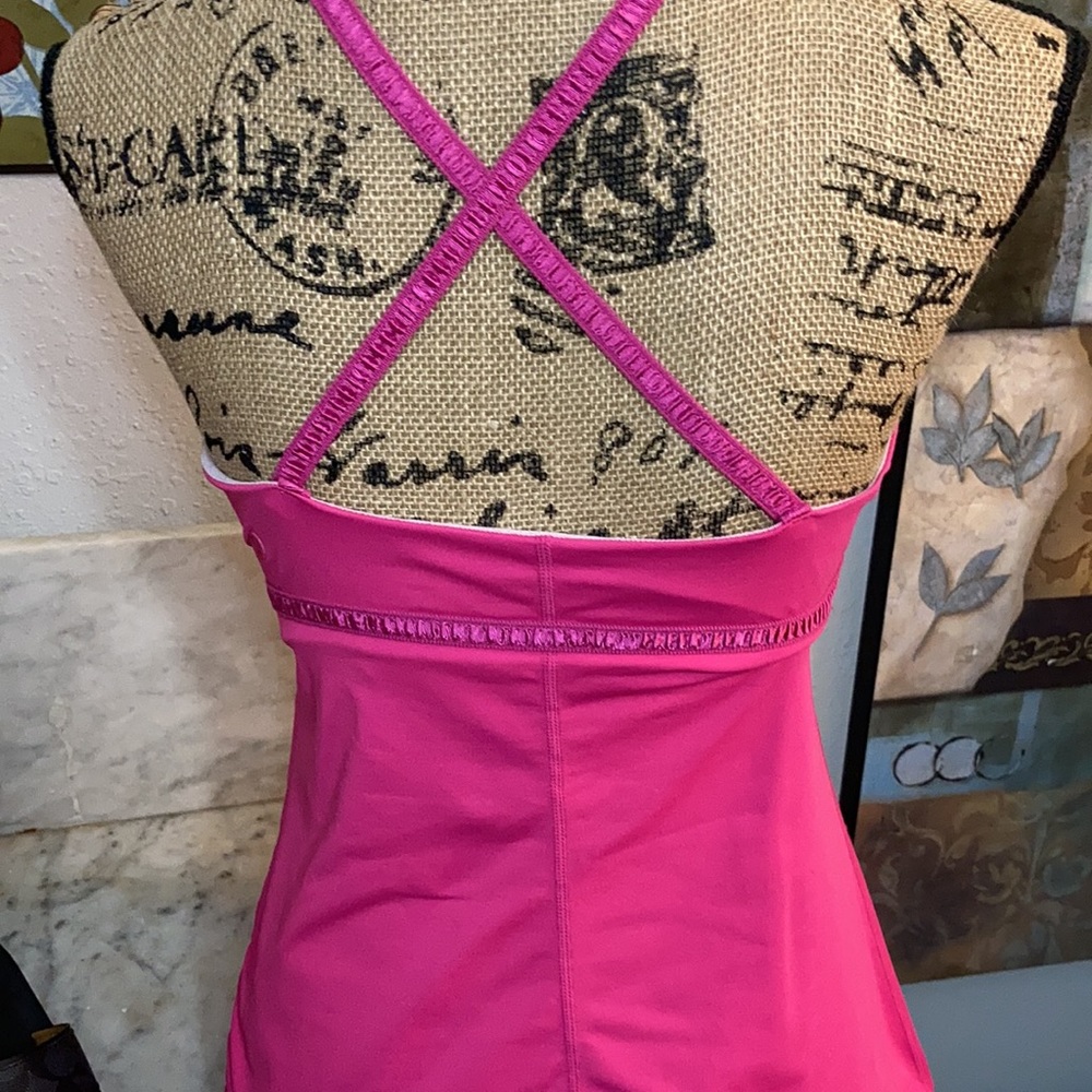 Fabulous Never Worn Lululemon Athletica Magenta 8! - Picture 4 of 9